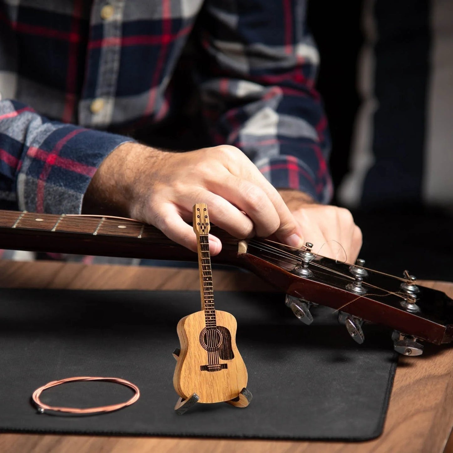 🎁Mini Cute Edition Wooden Guitar Plectrum Case🎸 M2