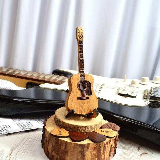 🎁Mini Cute Edition Wooden Guitar Plectrum Case🎸 M1